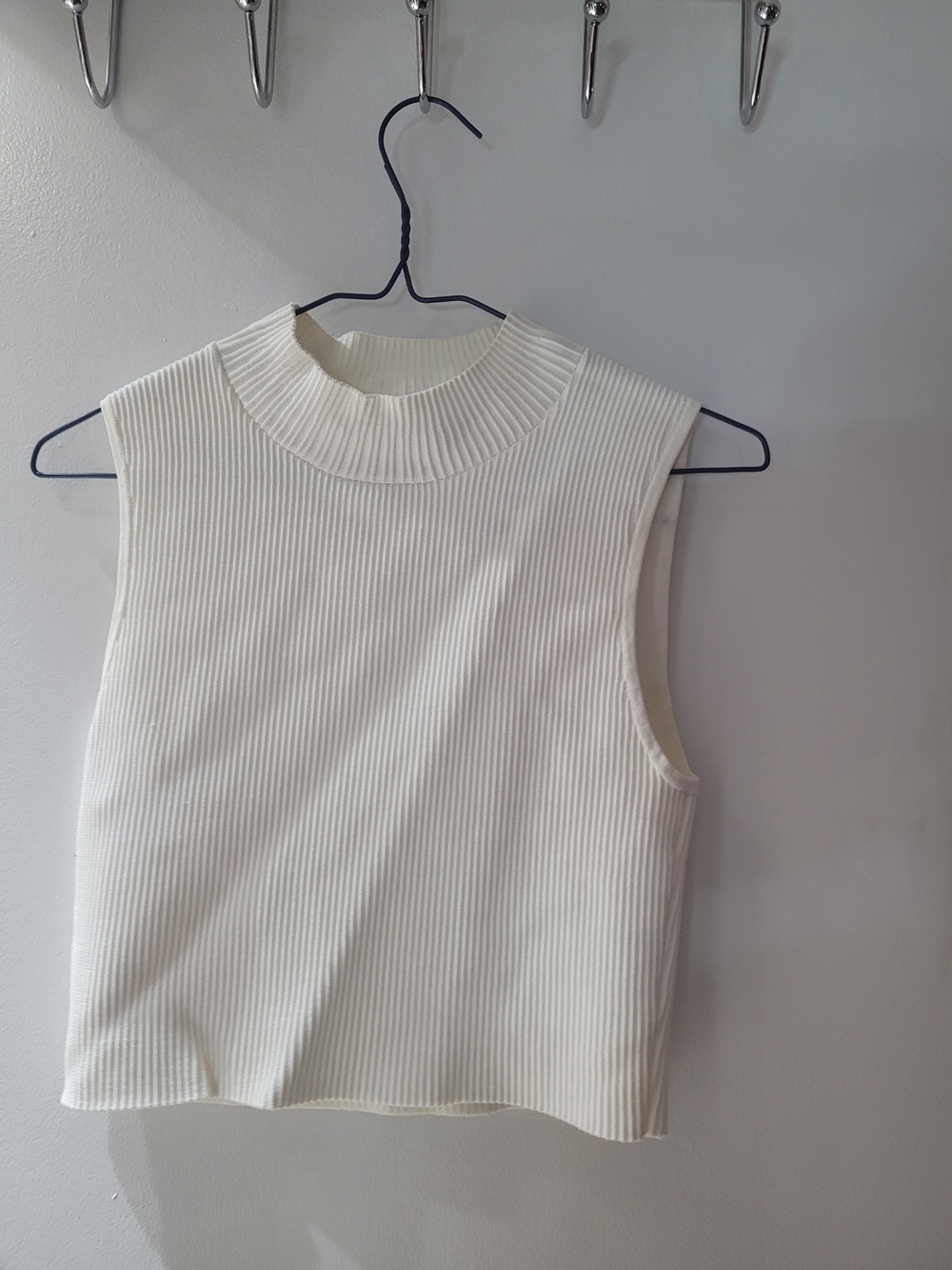 Aritzia Sleeveless Ribbed Mock Neck Tank Top in Cream